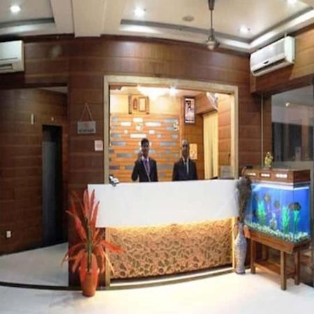 Hotel Puneet International Rāipur エクステリア 写真