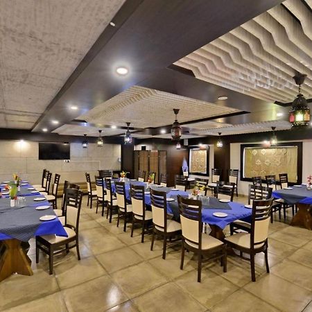 Hotel Puneet International Rāipur エクステリア 写真