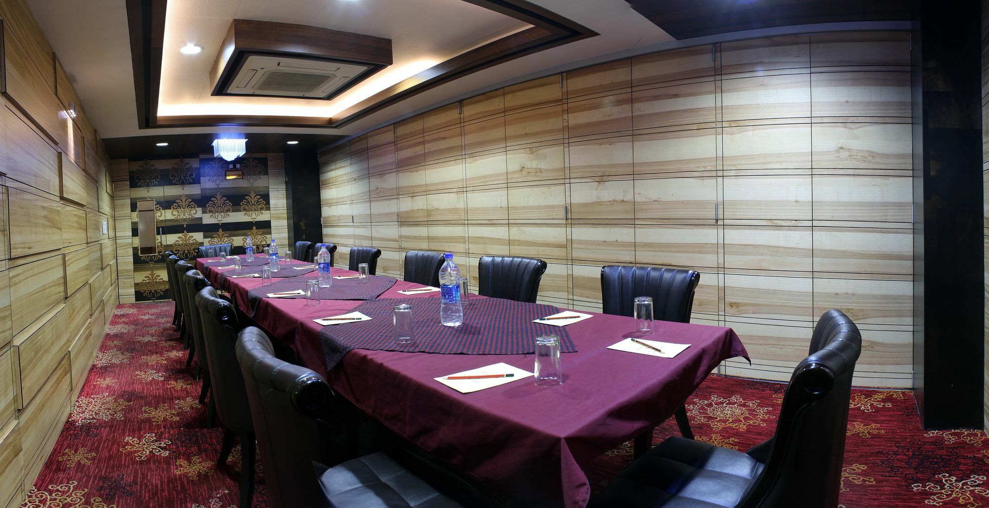 Hotel Puneet International Rāipur エクステリア 写真