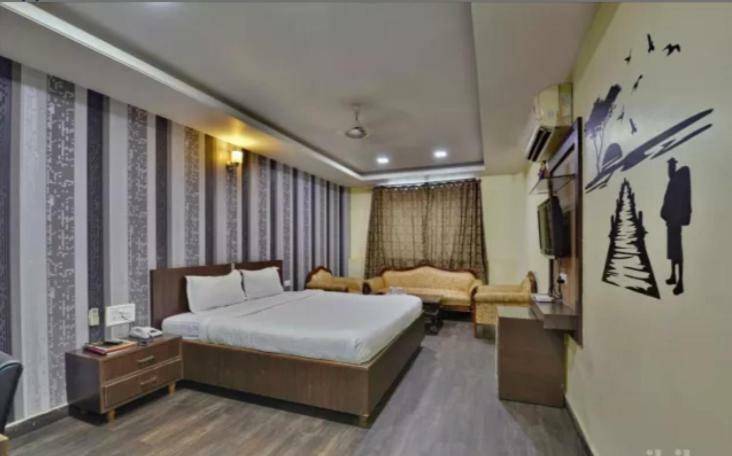 Hotel Puneet International Rāipur エクステリア 写真