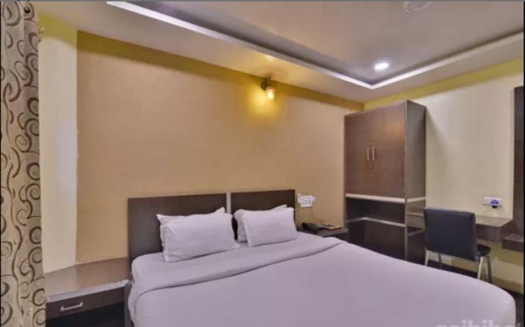 Hotel Puneet International Rāipur エクステリア 写真
