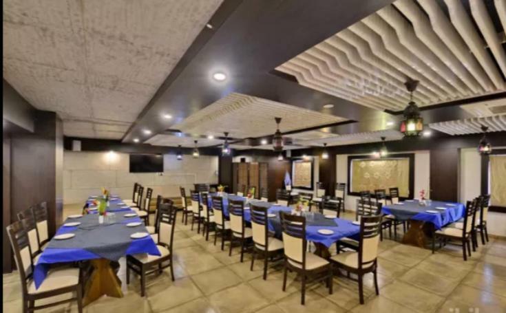 Hotel Puneet International Rāipur エクステリア 写真