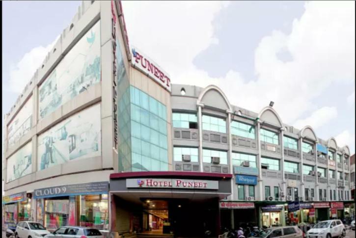 Hotel Puneet International Rāipur エクステリア 写真