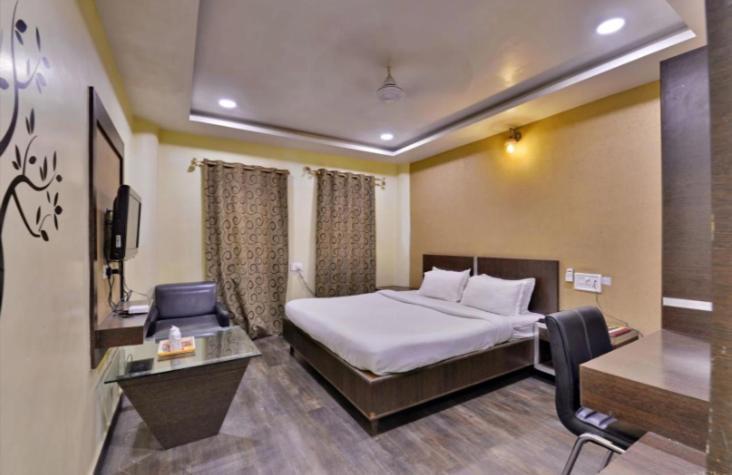 Hotel Puneet International Rāipur エクステリア 写真