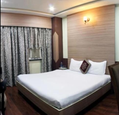 Hotel Puneet International Rāipur エクステリア 写真